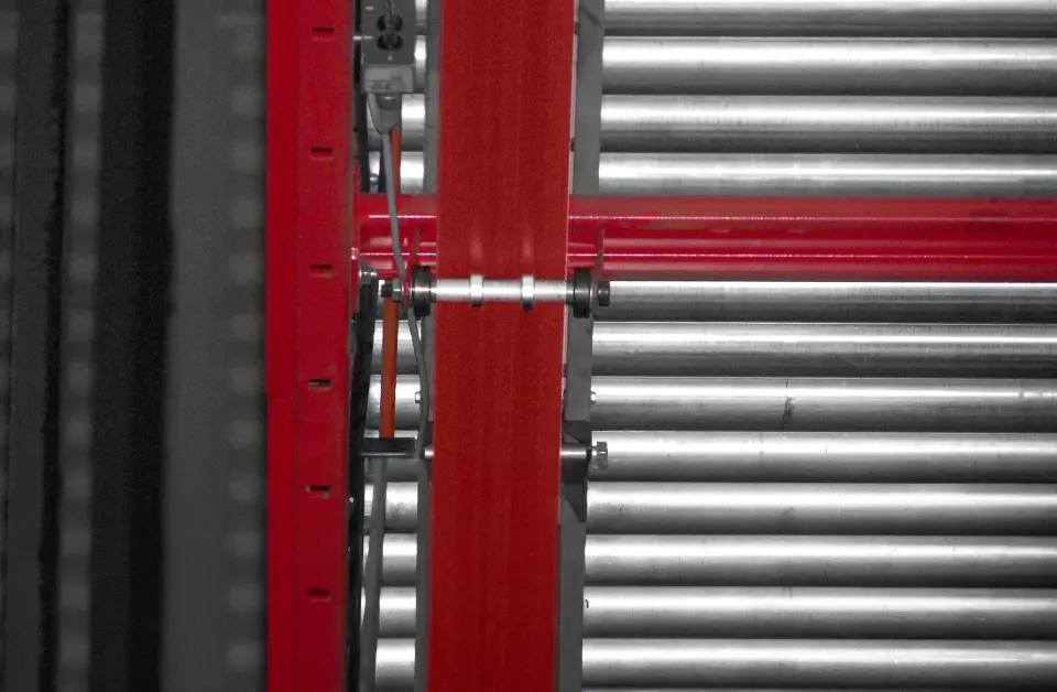 RedDrive® belt installed on roller-driven conveyance in facility